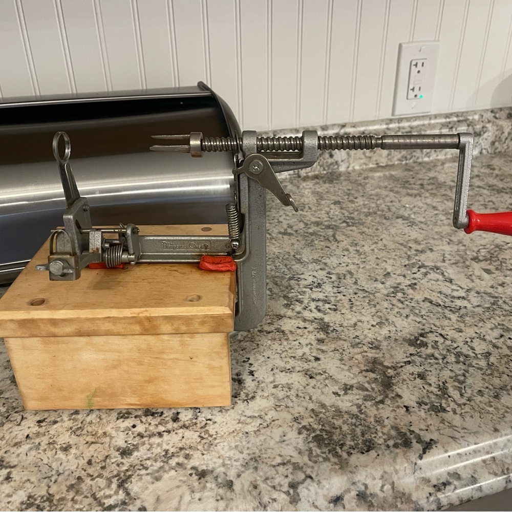 COPY - Apple peeler pampered chef